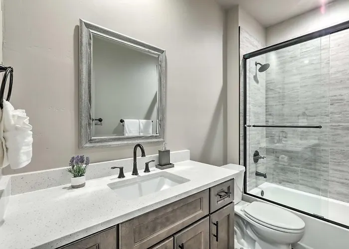 Modern Home, 4 Mi To Downtown! Holiday home Flagstaff