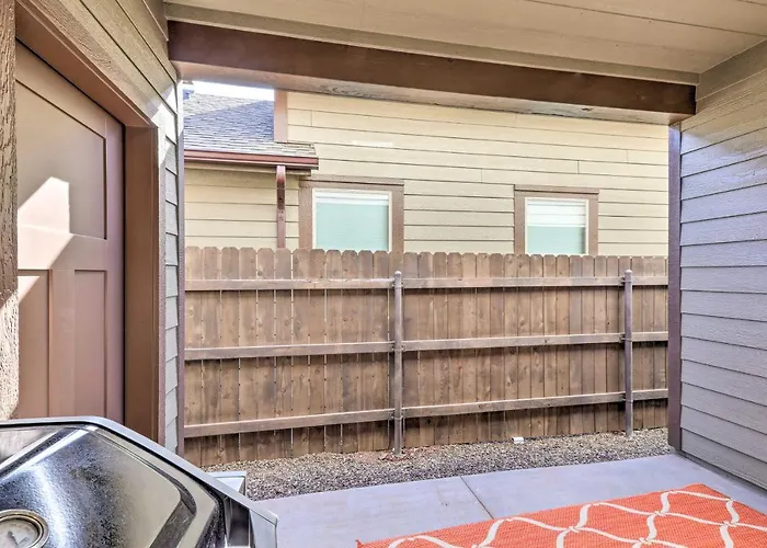 Modern Home, 4 Mi To Downtown! Holiday home Flagstaff