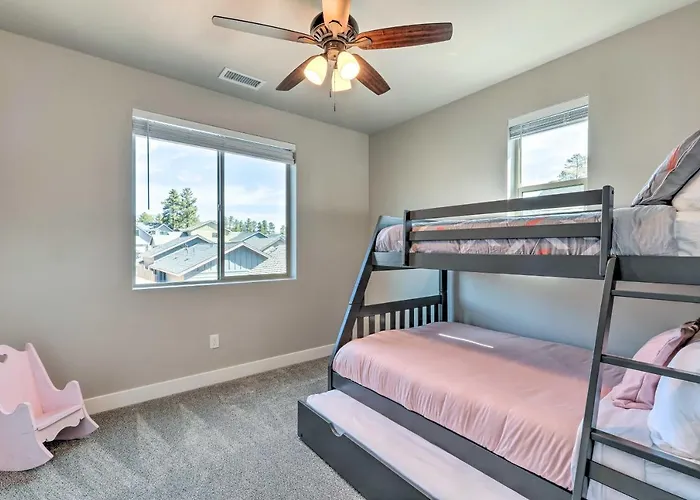 Modern Home, 4 Mi To Downtown! *