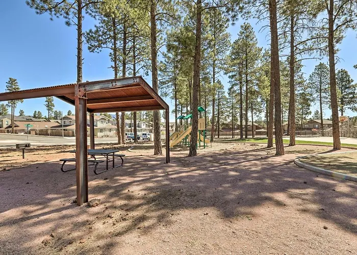Holiday home Modern Home, 4 Mi To Downtown! *