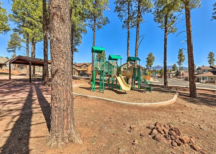 Modern Home, 4 Mi To Downtown! Holiday home Flagstaff